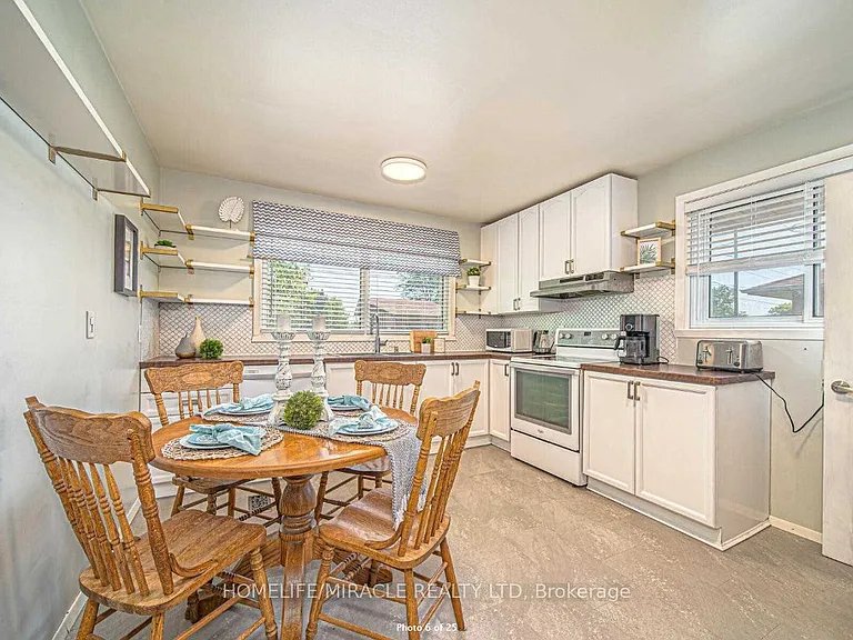 454 Stevenson Rd N — Photo 7