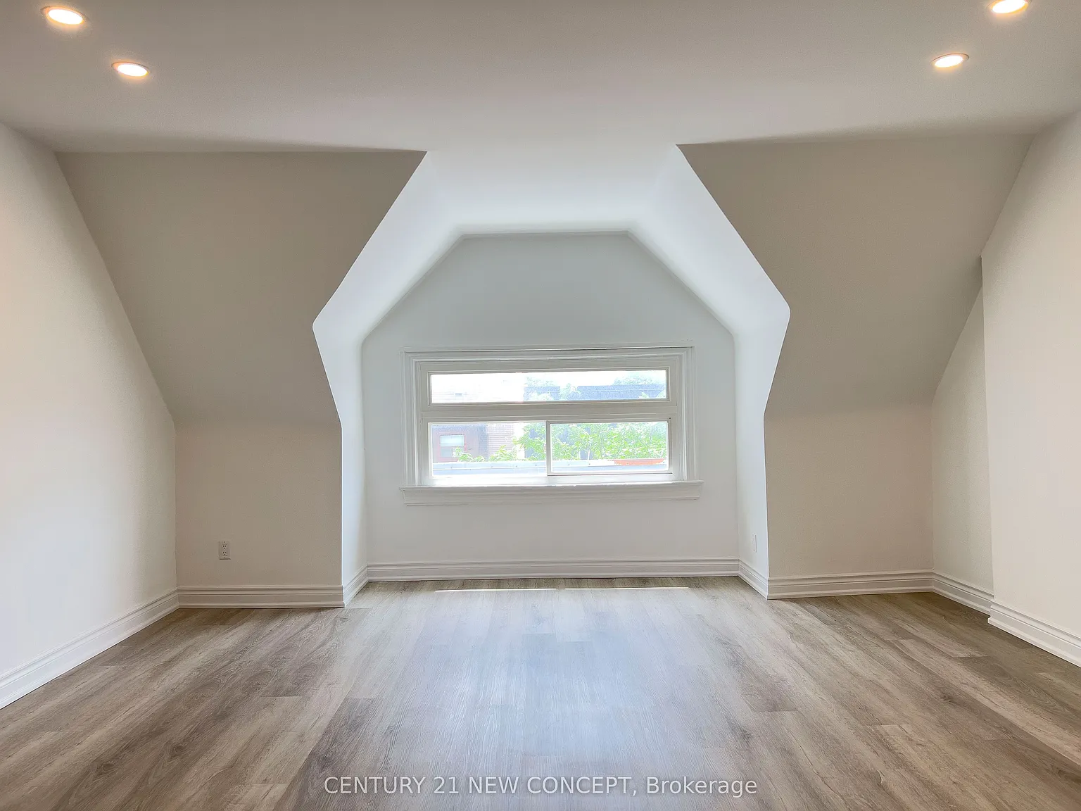 Studio, $2,200 — Photo 4