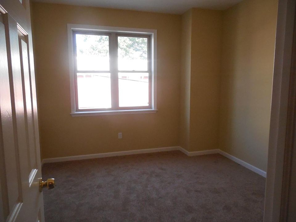 1st image of 1815 Cecil B Moore Ave APT E