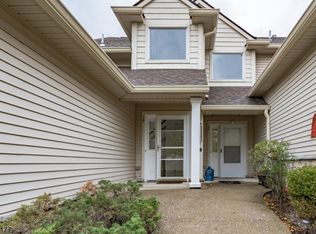 19 Beardslee Cir, Hamburg, NJ 07419