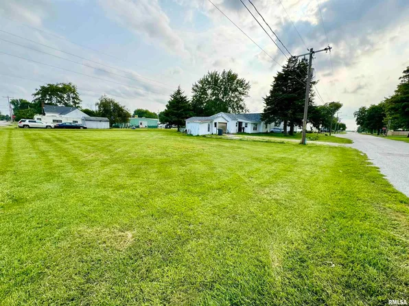 606 SW 2nd St, Aledo, IL 61231