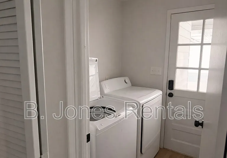 30 Fairfield Dr — Photo 7