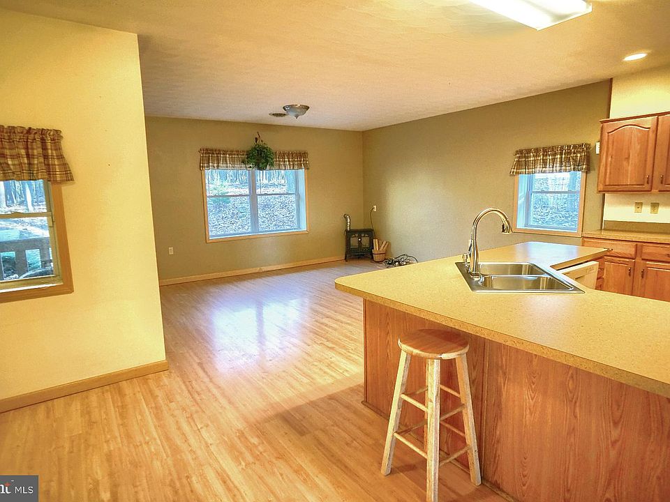 278 S Mountain Blvd, Mountain Top, PA 18707 | Zillow