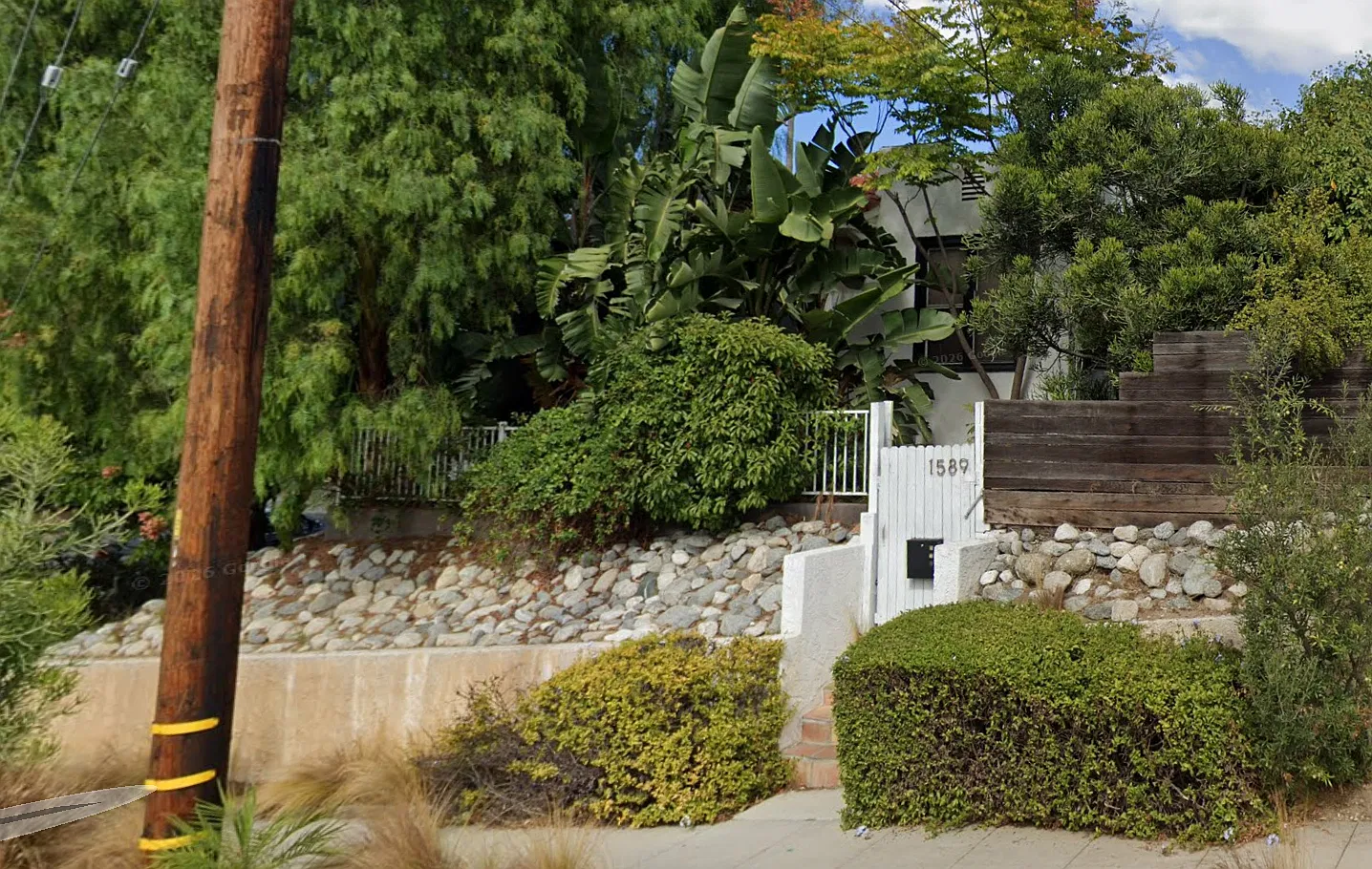 2 bed, 900 sqft, $4,500 — Photo 1