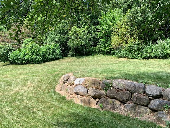 4th image of 1318 Glacier Hill Dr