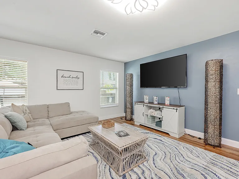 1132 SW 31st St — Photo 24