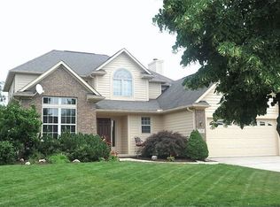 328 Wallace Dr, Saline, MI 48176