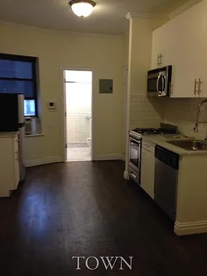 Rented by Town Residential | media 27