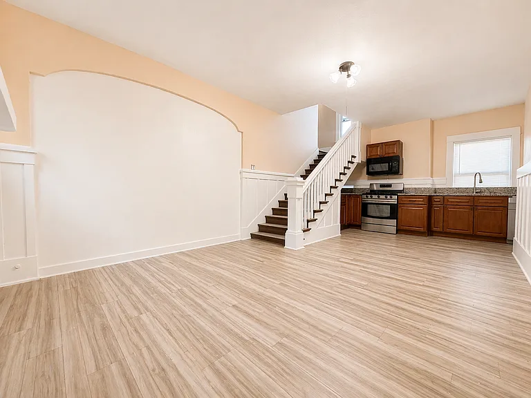 1207 E 55th St #1 — Photo 11