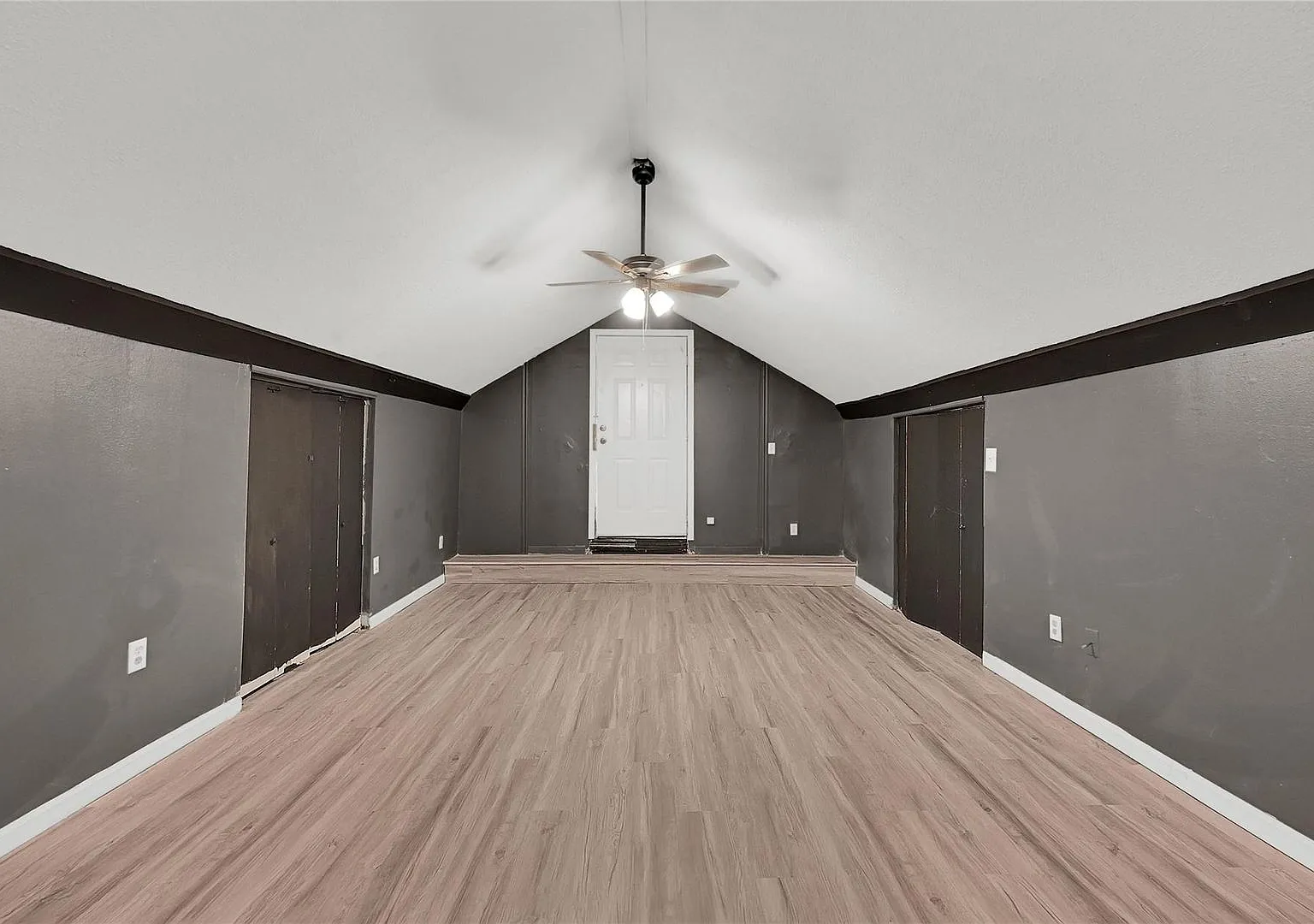 310 N Rock Island St — Photo 4