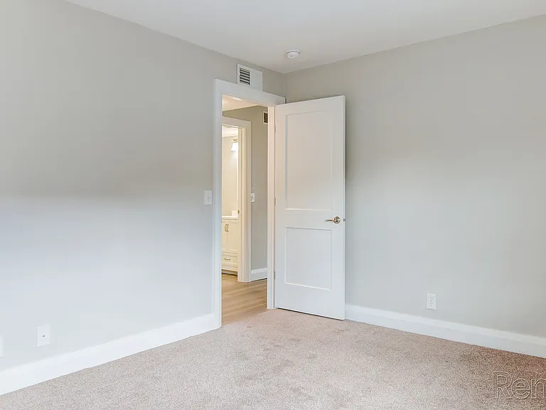 Grandview Apartment Homes — Photo 15