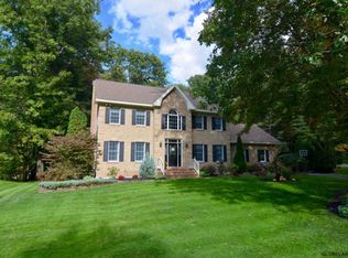9 Cobble Hill Dr, Gansevoort, NY 12831