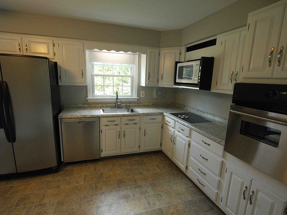 2nd image of 26 Clover Ln