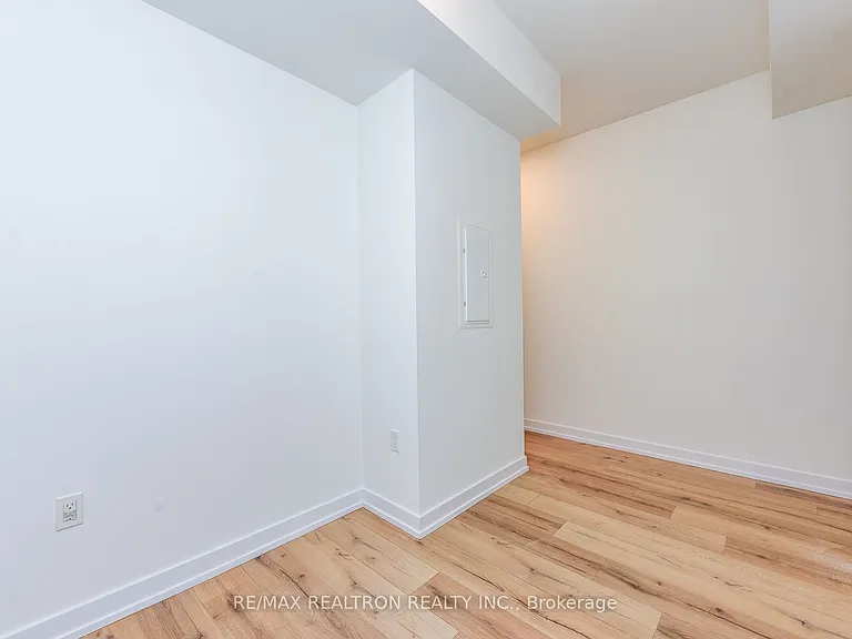 1195 The Queensway W #513 — Photo 16
