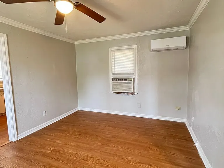 313 W Peach St — Photo 3