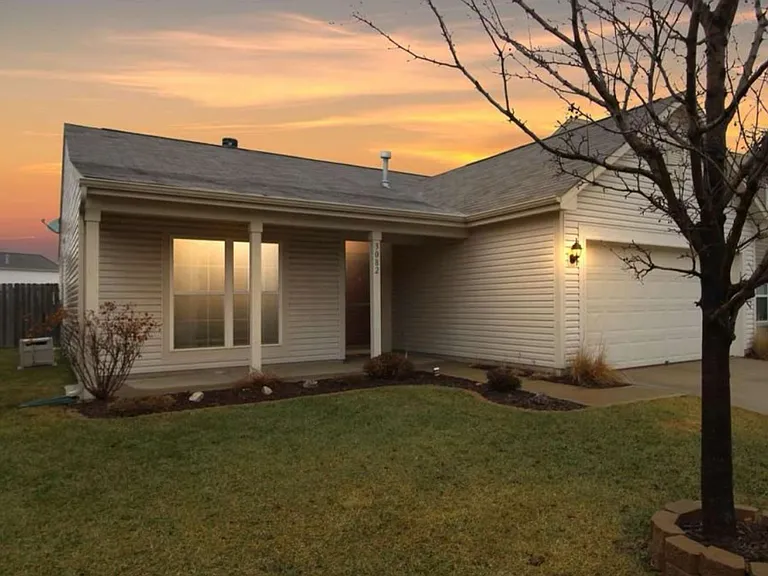 3082 Chivalry Dr — Photo 1