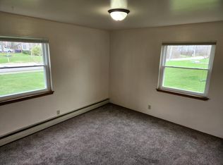 346 Hill St APT 5, Hartland, WI 53029