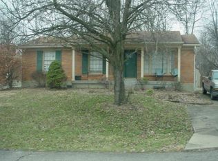 7902 Naples Rd, Louisville, KY 40219