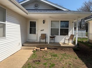 1636 N Oak Grove Avenue, Springfield, MO 65803