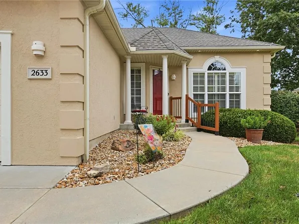 2633 Kensington Pl, Leavenworth, KS 66048