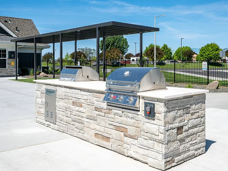 Tidewater Apartments | Exterior Grill