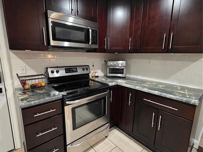 149 Adam St — Photo 31