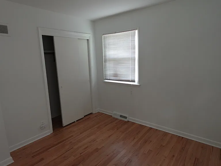 6615 N Holly St — Photo 22