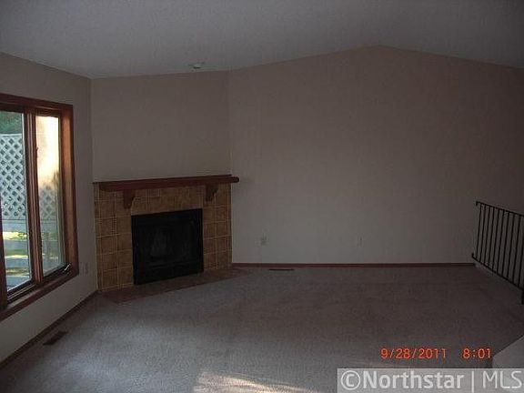 3rd image of 944 18th Ave N