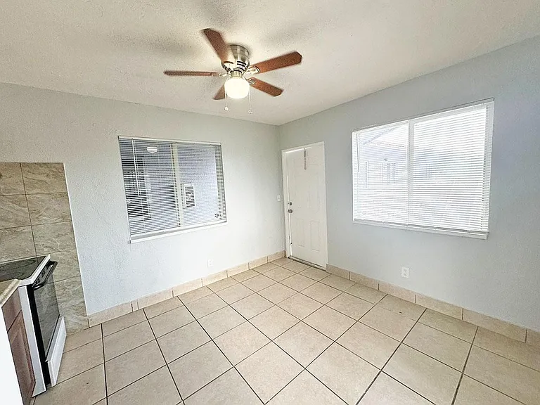 100 NW 30th Ave #1 — Photo 1