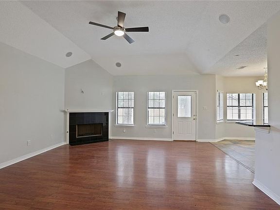 3rd image of 107 Sarah Victoria Dr