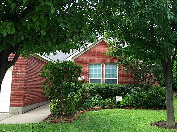 2nd image of 808 E Huitt Ln