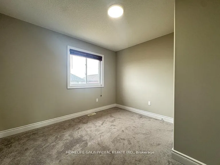 86 Nathan Cres — Photo 21