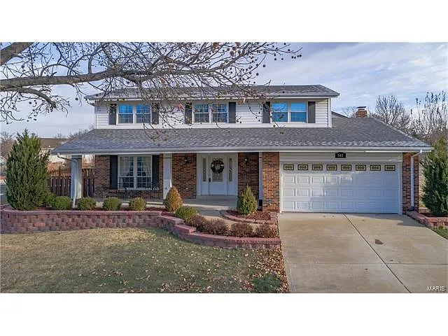 561 Summit View Ct photo 1
