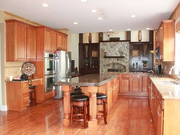 2nd image of 1343 Keenland Dr