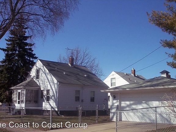 2nd image of 19358 Beaconsfield Ave
