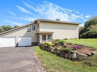 10498 Algoma Ave NE, Rockford, MI 49341