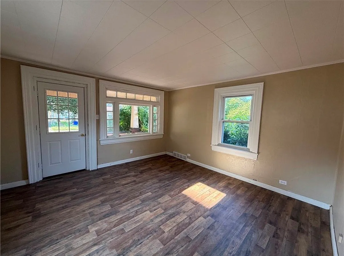 2 bed, 1685 sqft, $1,500 — Photo 2