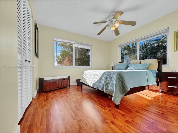 7920 Camino Cir Rear M-310, Miami, FL 33143