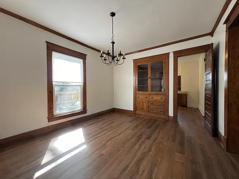 539 W Jefferson St — Photo 8