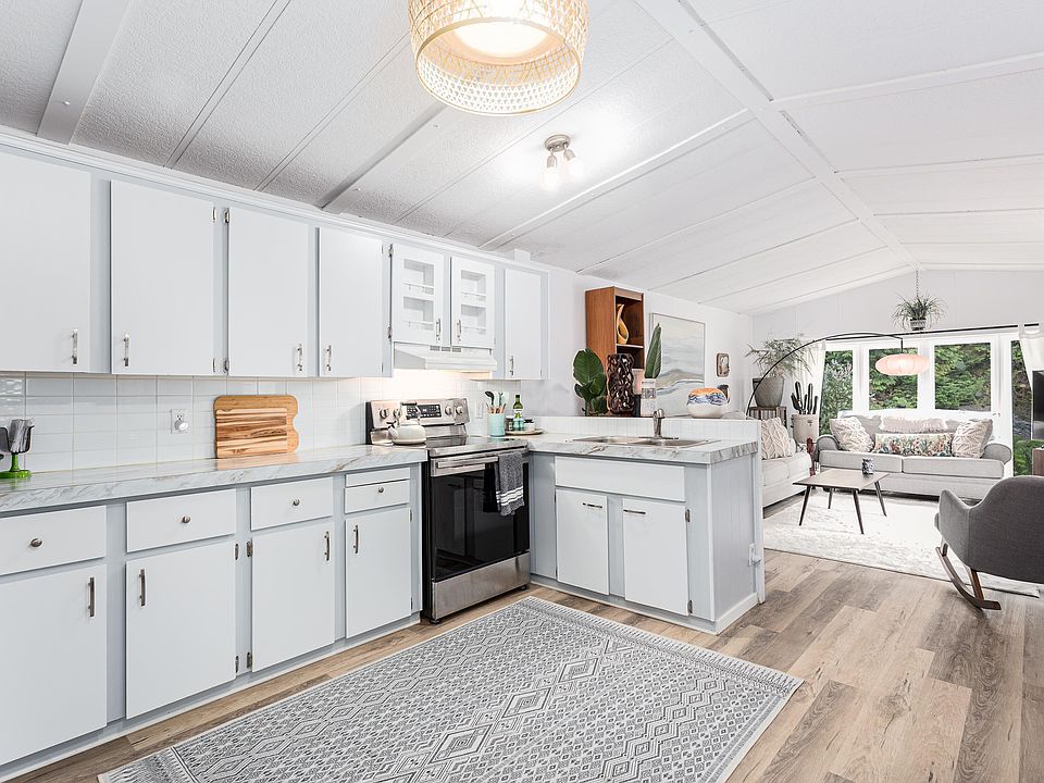 3295 Sunnyside Rd Anmore, BC, V3H4Z4 Apartments for Rent Zillow