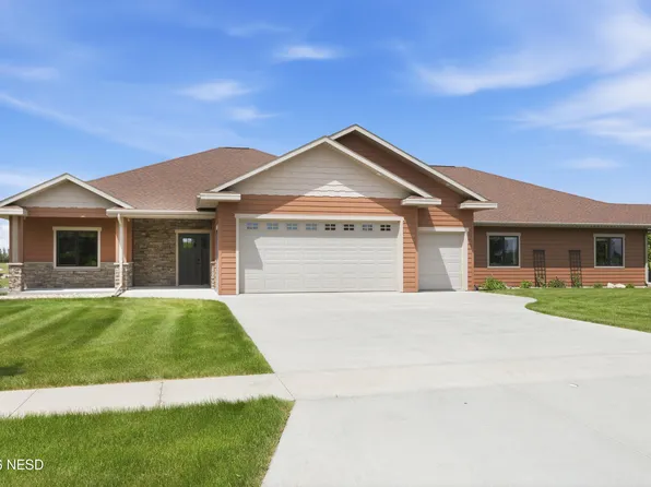 6107 Prairie Hills Ave NW, Watertown, SD 57201