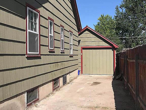 5th image of 419 4th Ave S