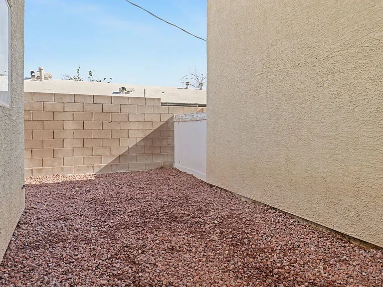 5162 Paradise Skies Ave — Photo 21