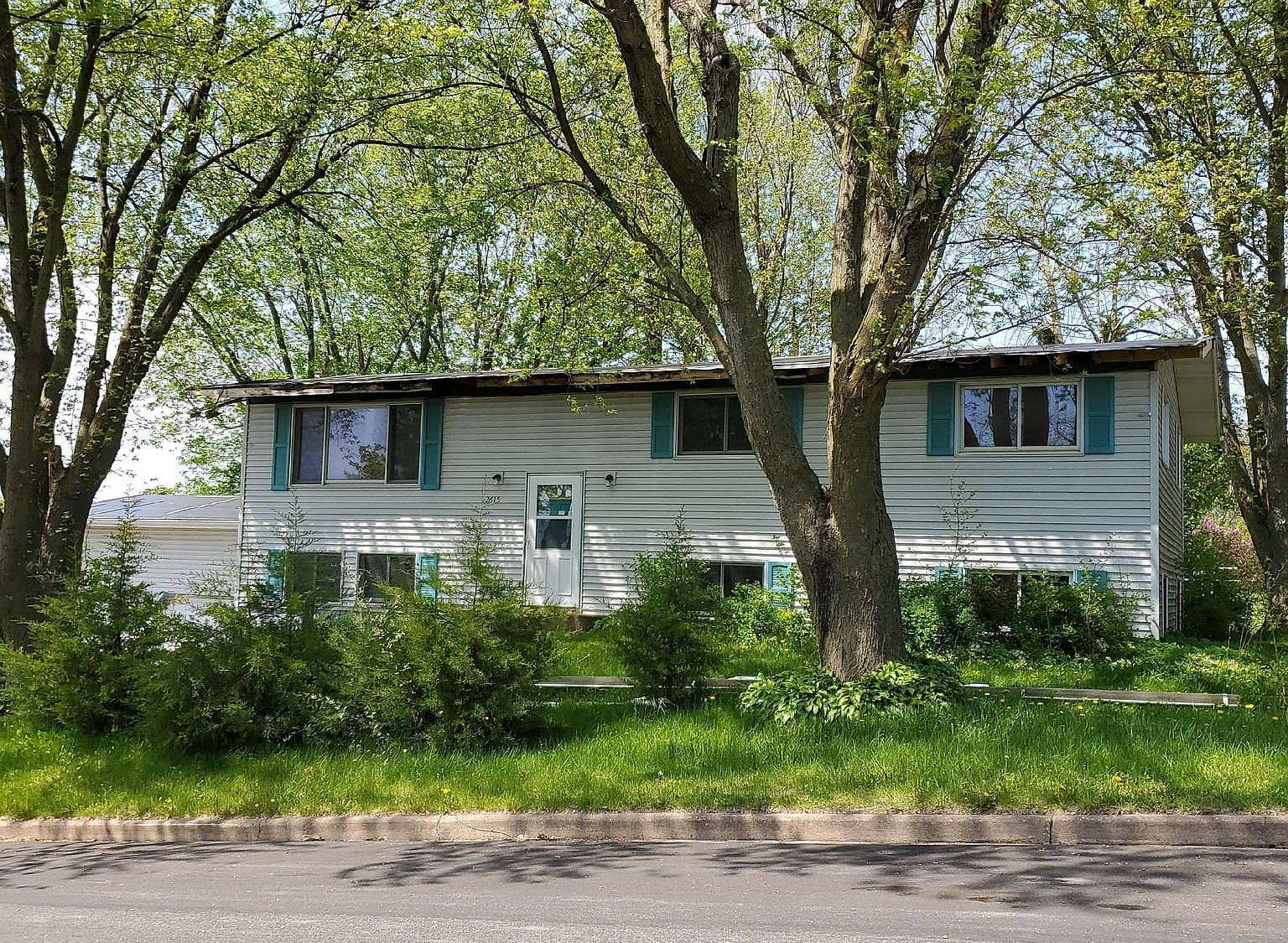 2615 Detroit St, Hazel Green, WI 53811 Zillow