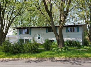 2615 Detroit St, Hazel Green, WI 53811