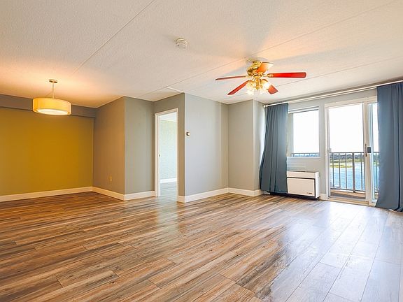 5th image of 200 Cove Way Unit 1002