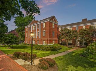906 S Washington St APT 311, Alexandria, VA 22314