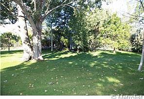 2nd image of 810 Dearborn Pl