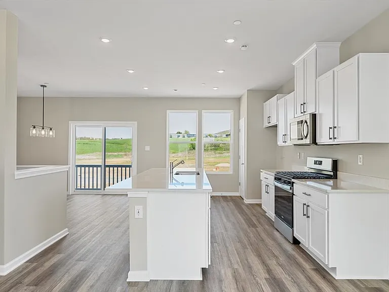 311 Alliance Dr — Photo 8
