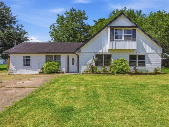 8722 Holmes Rd, Nederland, TX 77627